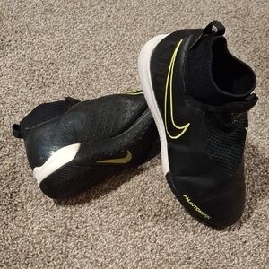 Nike Phantom VSN Black and Yellow Shoes